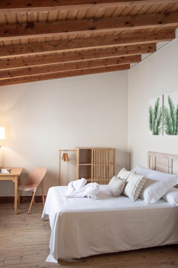 La Casa Del Medico Hosteria Rural Urda Exteriör bild